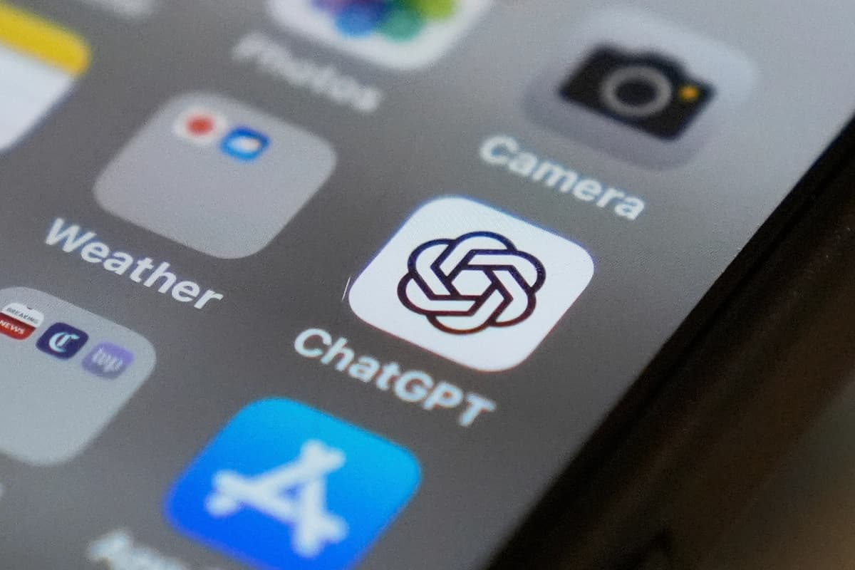 China endurece el control de la IA y ataca a proveedores locales por dar acceso a ChatGPT y Claude