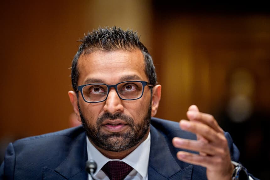 Director del FBI promete “aniquilar” redes de estafa contra estadounidenses