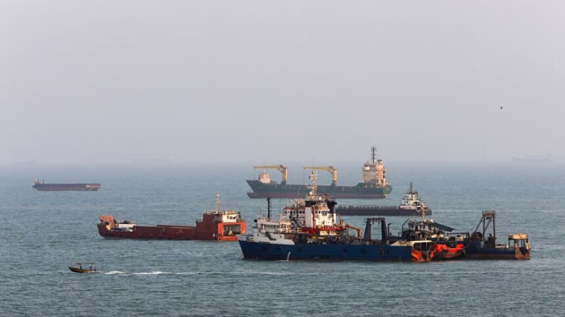 AIE reduce previsión de oferta mundial de petróleo por crisis en Ormuz