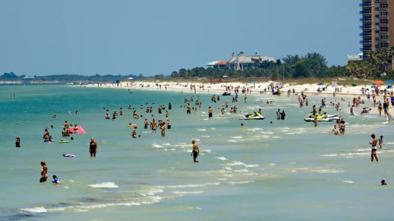 Autoridades de salud reportan más casos de bacteria carnívora en playas de Florida y Louisiana