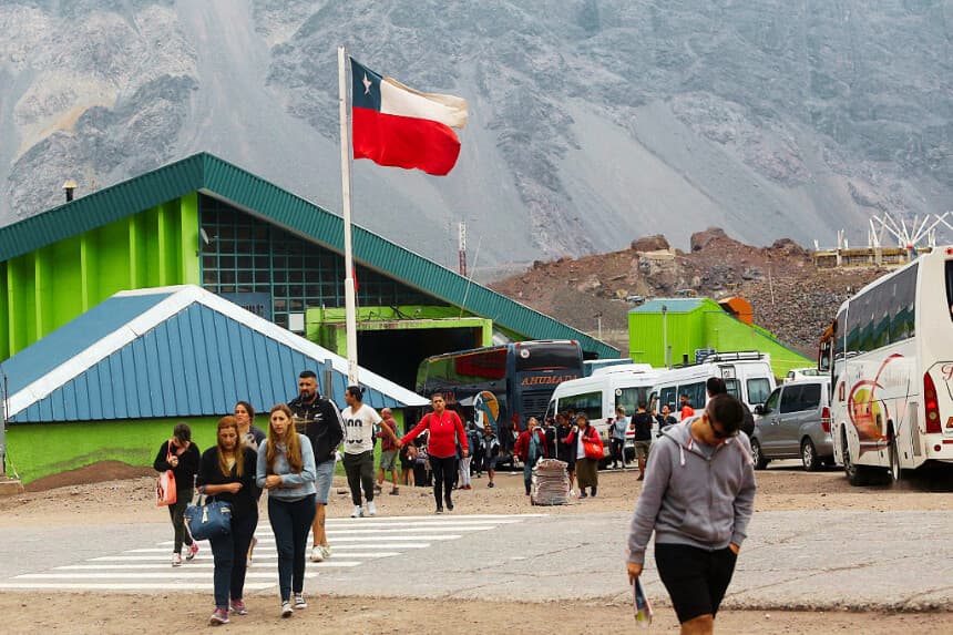 Tras 34 días cerrado, reabre el principal paso terrestre entre Argentina y Chile