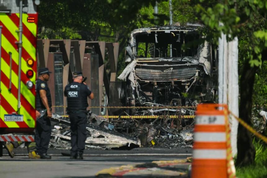 Brasil reporta 23 muertos tras la colisión de un autobús con un camión