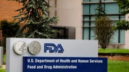 FDA anuncia retirada de gotas para ojos "Clear Eyes" en EE. UU. por riesgo de contaminación
