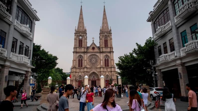 China aumenta las restricciones que enfrentan los católicos para practicar su fe