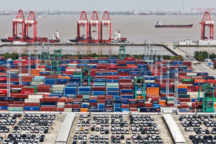 La UE refuerza su defensa comercial ante aumento de importaciones chinas de vehículos y baterías