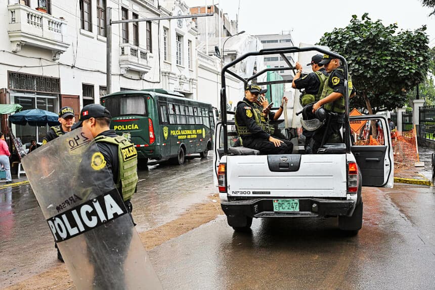 Operativo contra Comando Vermelho en Perú deja un colombiano detenido y armas incautadas