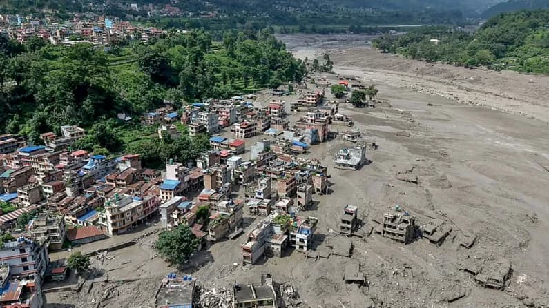 Al menos 160 muertos y cientos de desaparecidos tras inundación en frontera Nepal-Tíbet