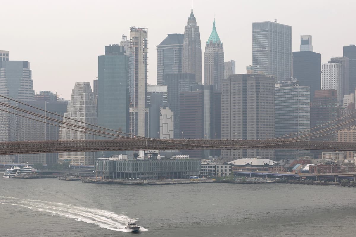 Juez federal bloquea ley climática de Nueva York de 75,000 millones de dólares