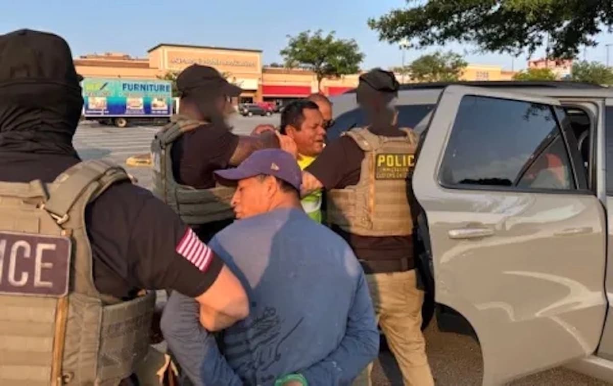 Juez bloquea ley de Virginia que prohíbe la cooperación con ICE