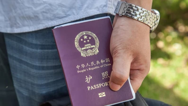 China amplía controles de salida y vigila a sus ciudadanos en el extranjero