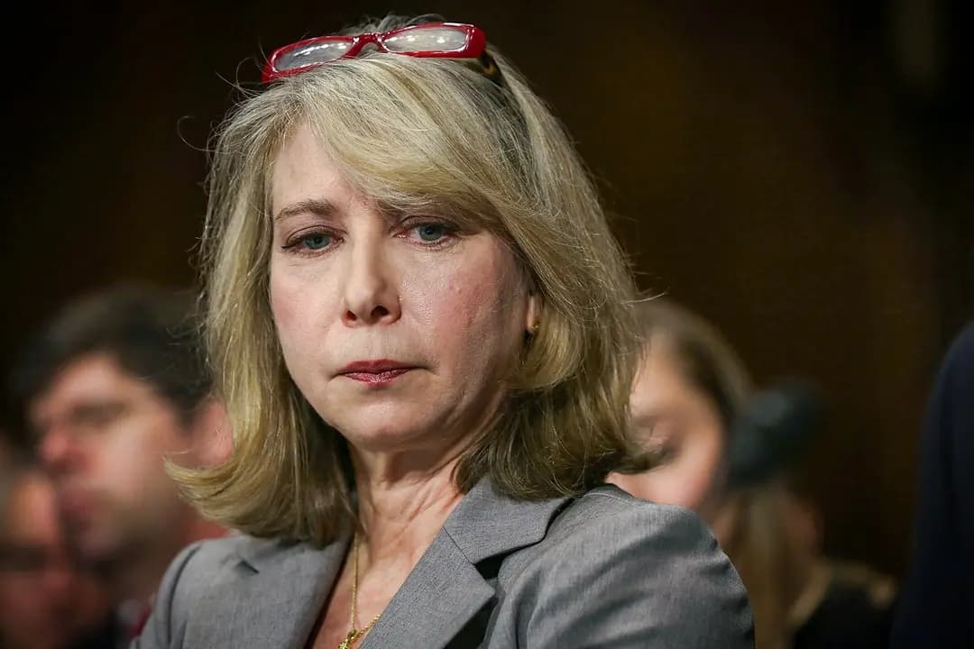 Diana Moss, entonces presidenta del American Antitrust Institute, testifica durante una audiencia del Comité Judicial del Senado en Washington el 8 de diciembre de 2015. Moss considera que una fusión ferroviaria propuesta podría reducir el poder de negociación de los trabajadores en materia salarial. (Alex Wong/Getty Images)