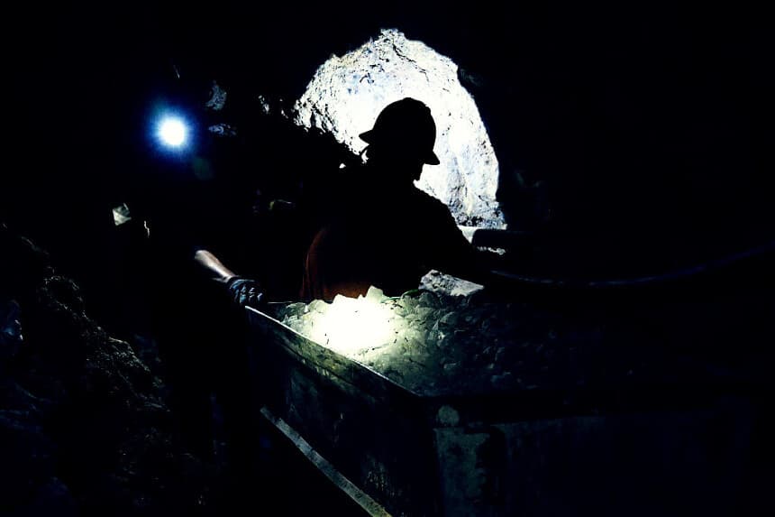 Detienen a once asiáticos en una operación contra la minería ilegal en Bolivia