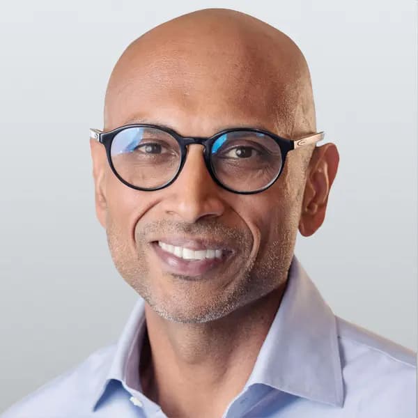 Dr Manuj Agarwal