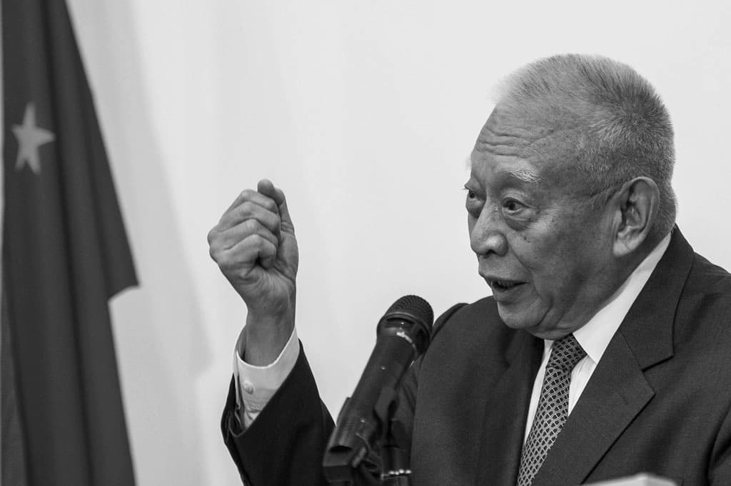 El exjefe ejecutivo de Hong Kong, Tung Chee-hwa, habla durante una conferencia de prensa en Hong Kong el 3 de septiembre de 2014. (Xaume Olleros/AFP/Getty Images).