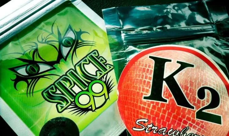 DOJ: Detienen a 21 personas de red china de narcotráfico que enviaba opioides a prisiones de EE. UU.