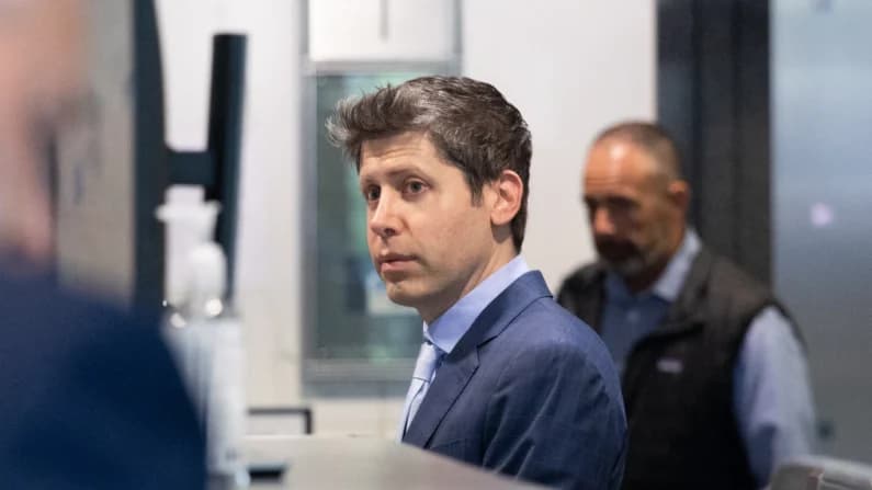 OpenAI aplaza sus planes de cotizar en bolsa ante dudas sobre la seguridad de la IA