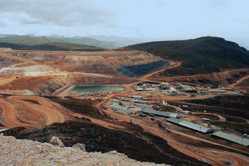 Fotografía sin fecha de la mina de oro Yanacocha, en Cajamarca, a 1000 km al noreste de Lima, Perú. (STR/AFP vía Getty Images)