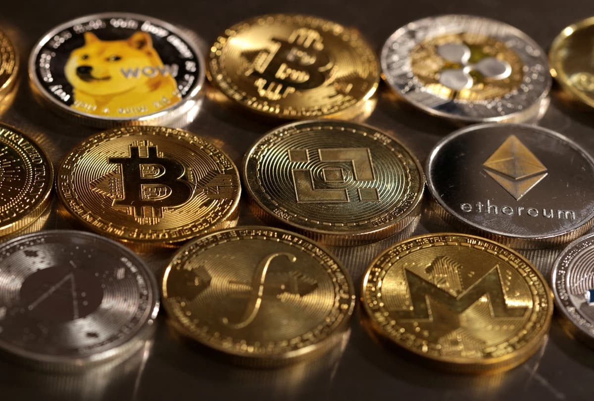 Representaciones de criptomonedas en una foto de archivo. (Dado Ruvic/Reuters).