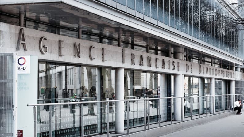 Francia analiza financiar a Ecuador para frenar el reclutamiento forzado y la minería ilegal
