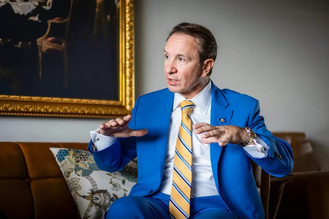 El gobernador de Luisiana, Jeff Landry, habla durante una entrevista exclusiva con The Epoch Times en Washington el 21 de mayo de 2026. (Madalina Kilroy/The Epoch Times)