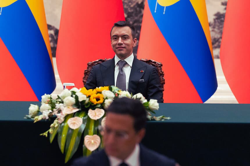 El presidente de Ecuador, Daniel Noboa, el 18 de agosto de 2026 en Beijing, China. (Andrés Martínez Casares - China Pool/Getty Images)