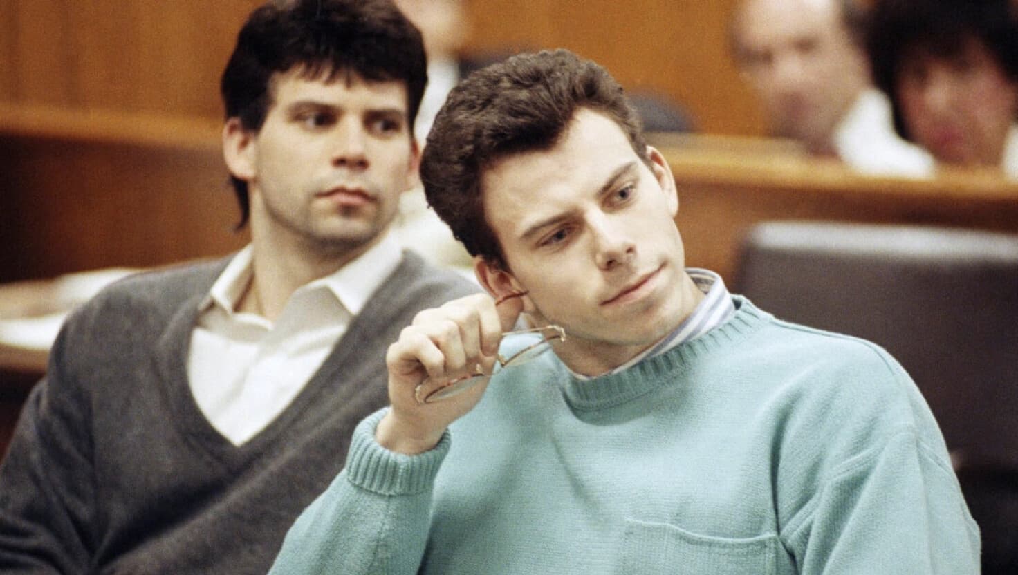 Gobernador de California ordena investigar si hermanos Menéndez representarían un riesgo en libertad