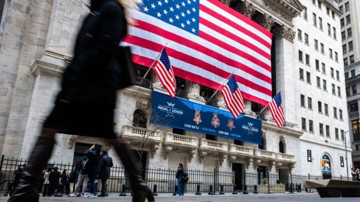 La Bolsa de Nueva York (NYSE) se encuentra en Wall Street, en la ciudad de Nueva York, el 5 de marzo de 2025. (Spencer Platt/Getty Images)