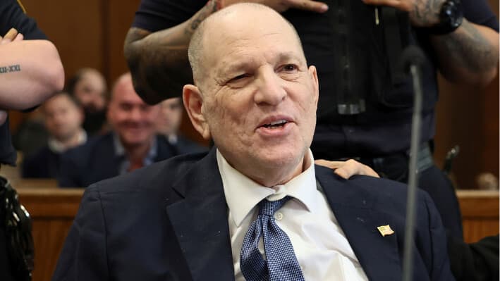 Harvey Weinstein comparece en una audiencia previa al juicio en la corte Penal de Manhattan, en Nueva York, el 12 de marzo de 2025. Michael M. (Santiago/Foto de grupo vía AP).