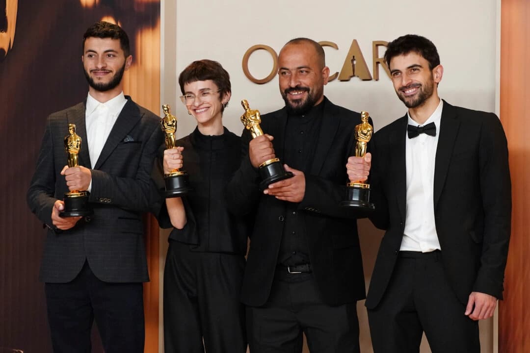 Alcalde de Miami Beach busca finalizar contrato de teatro que proyectó documental israelí-palestino
