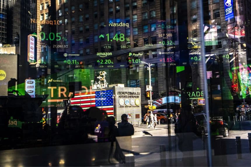 Fuerte apoyo a la agenda económica de Trump, inflación la principal preocupación: Encuesta a los lectores