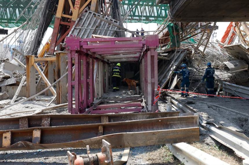 Al menos 5 muertos por derrumbe de autopista en construcción en Bangkok