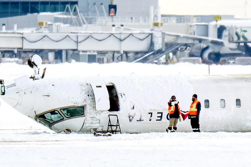 Investigación preliminar del accidente del Delta muestra que el avión viajaba a gran velocidad de descenso