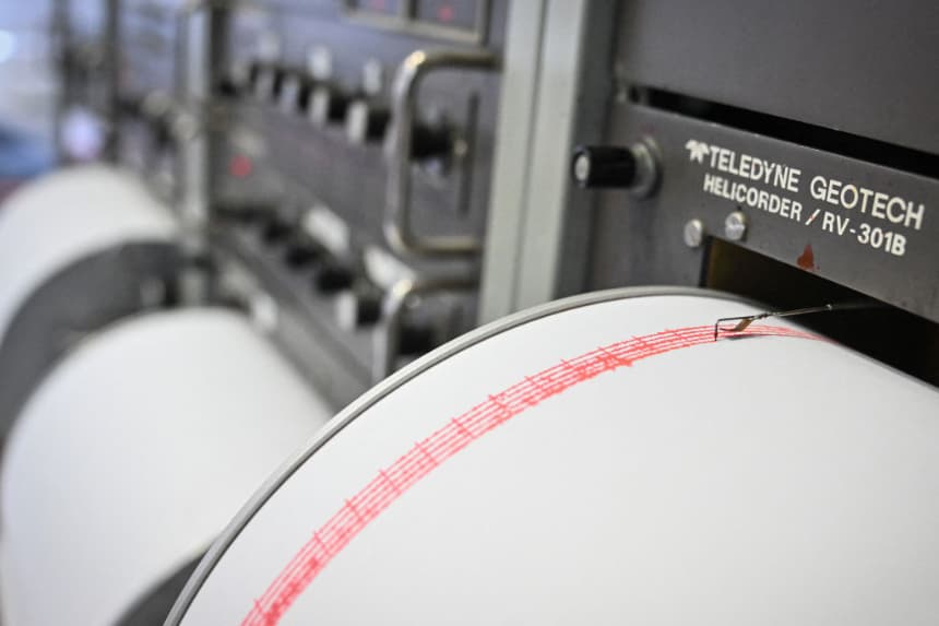 Terremoto de 7.5 grados Richter sacude extremo austral de Chile y emiten alerta de tsunami