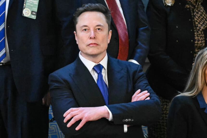 Elon Musk llega para el discurso del presidente Donald Trump en una sesión conjunta del Congreso en la Cámara de Representantes del Capitolio de Estados Unidos en Washington el 4 de marzo de 2025. Saul Loeb/AFP a través de Getty Images