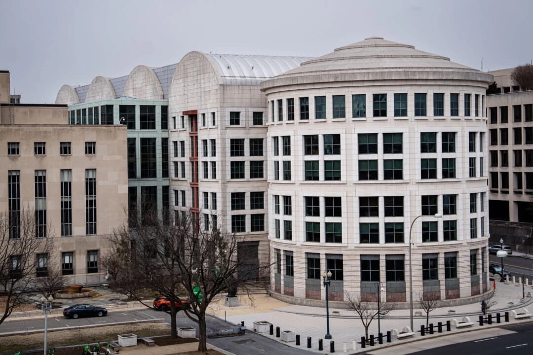 El Palacio de Justicia E. Barrett Prettyman de EE. UU. en Washington el 19 de febrero de 2025. (Madalina Vasiliu/The Epoch Times)