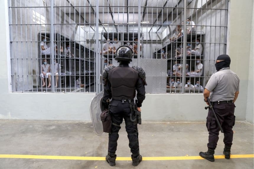 Rubio afirma que otros 10 presuntos pandilleros fueron deportados a El Salvador