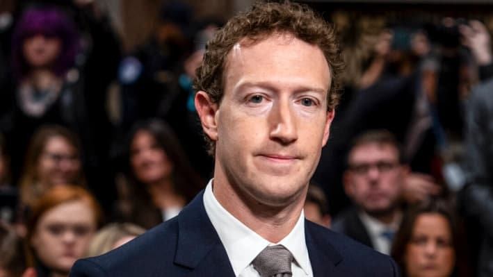 El fundador y director ejecutivo de Meta, Mark Zuckerberg, llega a testificar ante el Comité Judicial del Senado, en Washington, el 31 de enero de 2024. (Madalina Vasiliu/The Epoch Times)