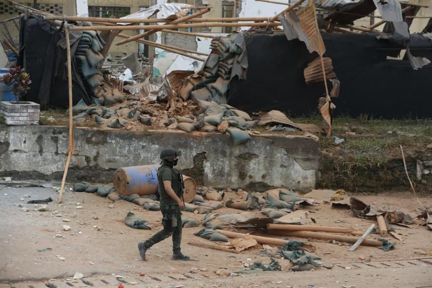 Atentado con bomba deja dos muertos y 24 heridos en Colombia