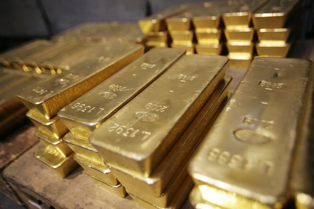 Lingotes de oro en una planta de la refinería y fabricante de lingotes Argor-Heraeus SA en Mendrisio, Suiza, el 6 de abril de 2009. (S
