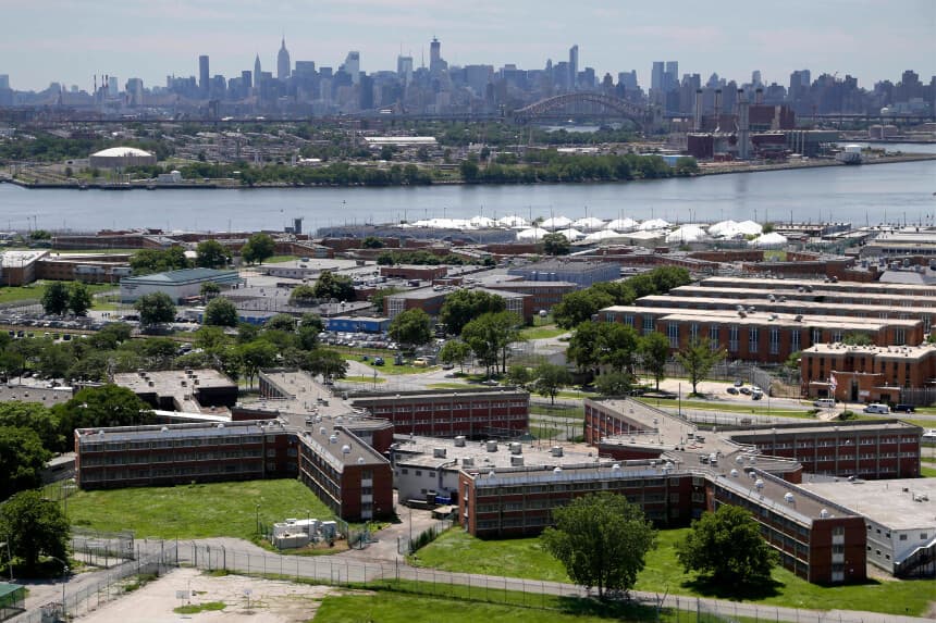 Juez suspende temporalmente iniciativa de Nueva York para permitir presencia de ICE en Rikers Island