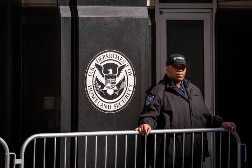 El edificio de Inmigración y Control de Aduanas de EE. UU. en Washington, el 25 de marzo de 2024. (Madalina Vasiliu/The Epoch Times)