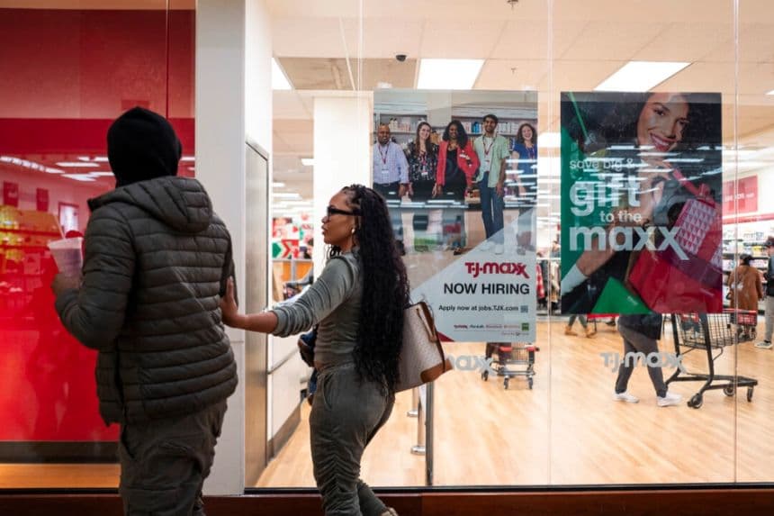 Disminuyen solicitudes por desempleo en EE. UU., confirmando la fortaleza del mercado laboral
