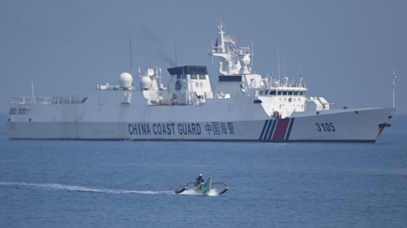 Beijing sanciona al jefe de Defensa filipino ante aumento de tensiones