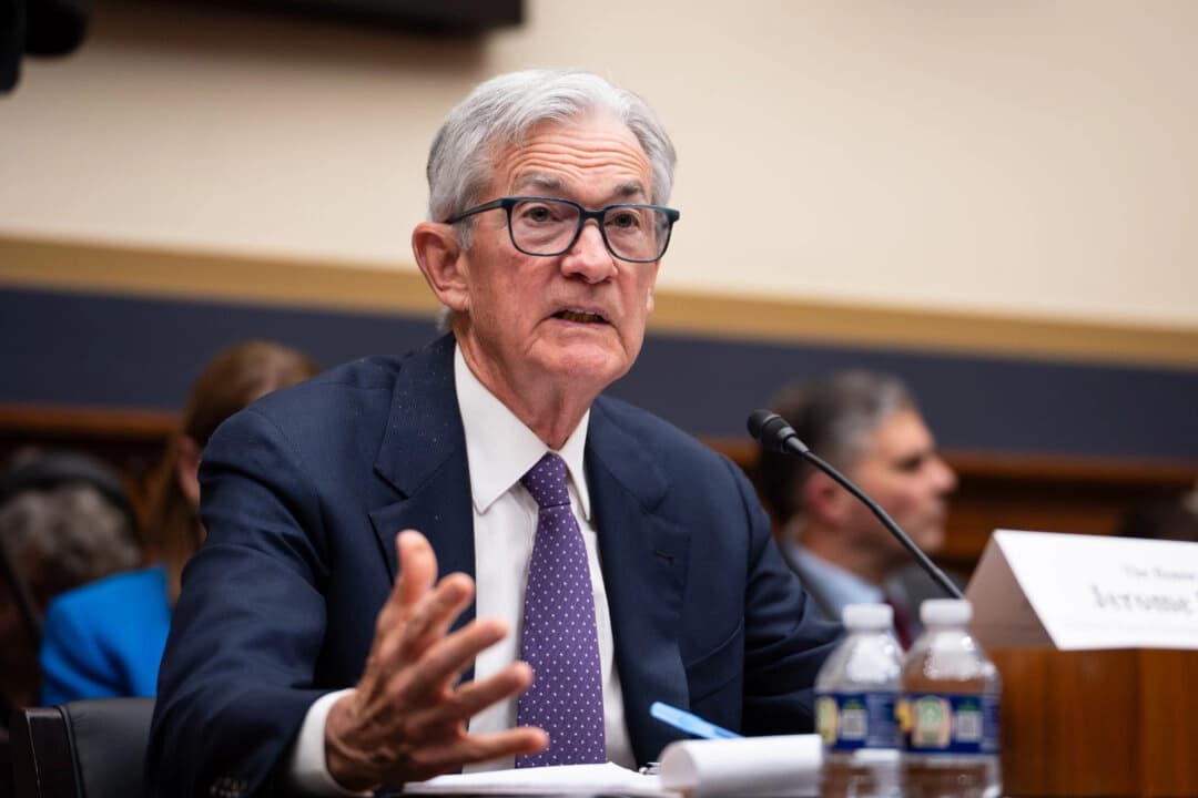 Recorte de tasa de interés de la Fed sería "combustible para la economía de EE. UU.", afirma Trump