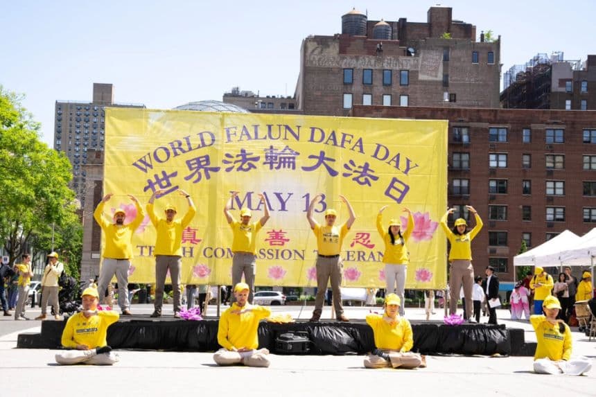 Neoyorquinos celebran el Día Mundial de Falun Dafa en Union Square