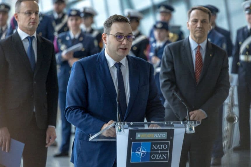 Jan Lipavsky, ministro de Asuntos Exteriores checo, pronuncia un discurso durante las celebraciones del 75.º aniversario de la alianza en la sede de la OTAN en Bruselas el 4 de abril de 2024. (Omar Havana/Getty Images)