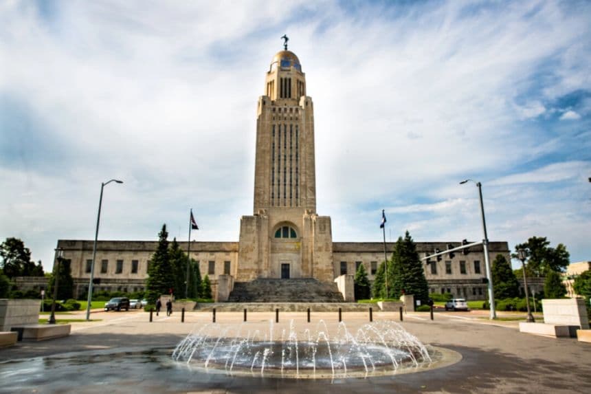 Nebraska aprueba ley contra las operaciones encubiertas de influencia china