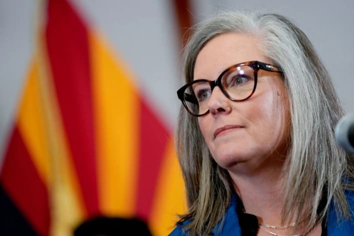 Gobernadora de Arizona veta proyecto de ley que le prohíbe a China comprar tierras en el estado