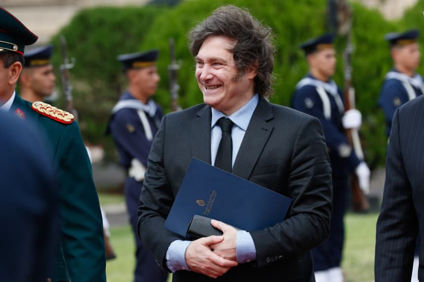 Milei inicia gira internacional en la que se reunirá con León XIV, Macron y Netanyahu