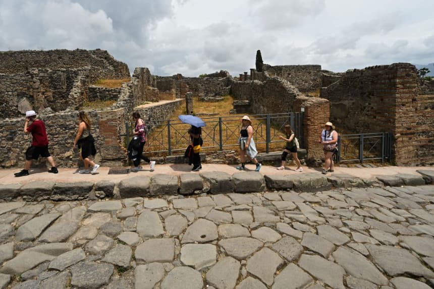 Sismo causa derrumbe parcial de un muro y una bóveda en Pompeya